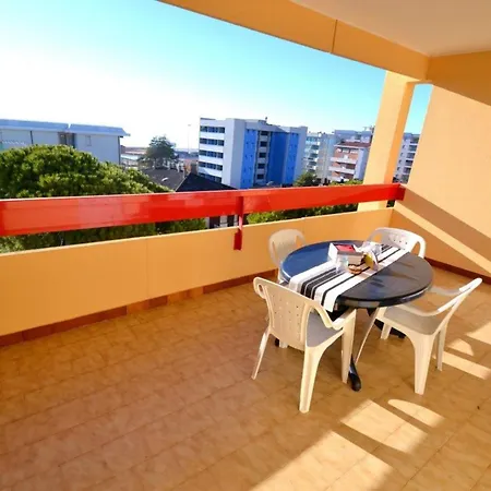 Bright And Spacious Vacation Near The * Бибионе